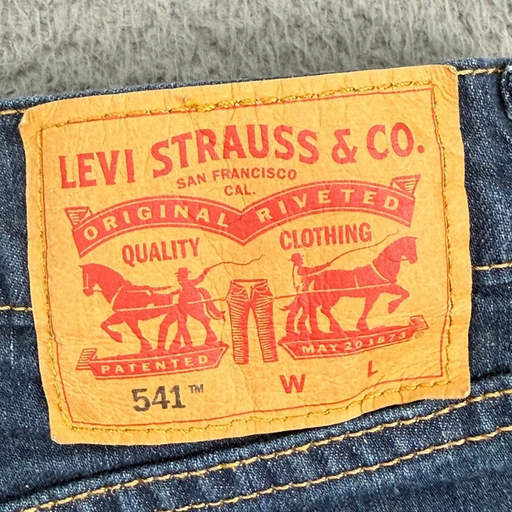 Levi's 541‎ Athletic Taper Jeans Mens 44x29 Blue Denim Stretch 18757-0003